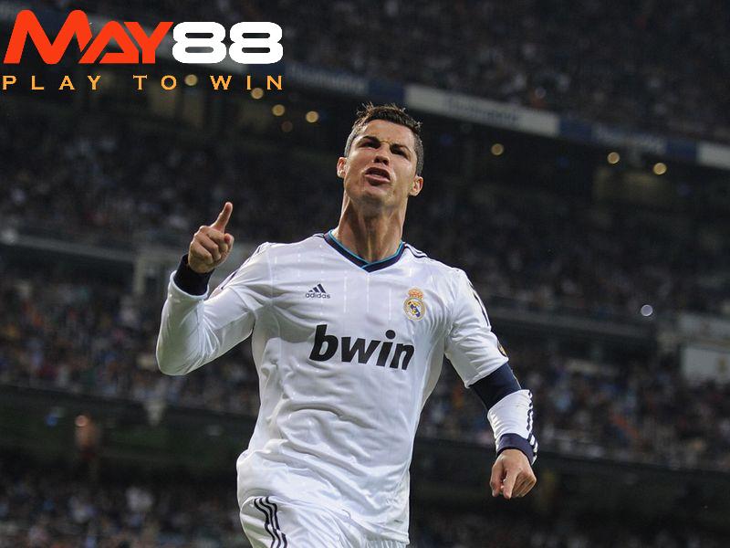 Cristiano Ronaldo tạo nên lịch sử khi là cầu thủ ghi nhiều bàn thắng nhất thế giới đến hiện tại